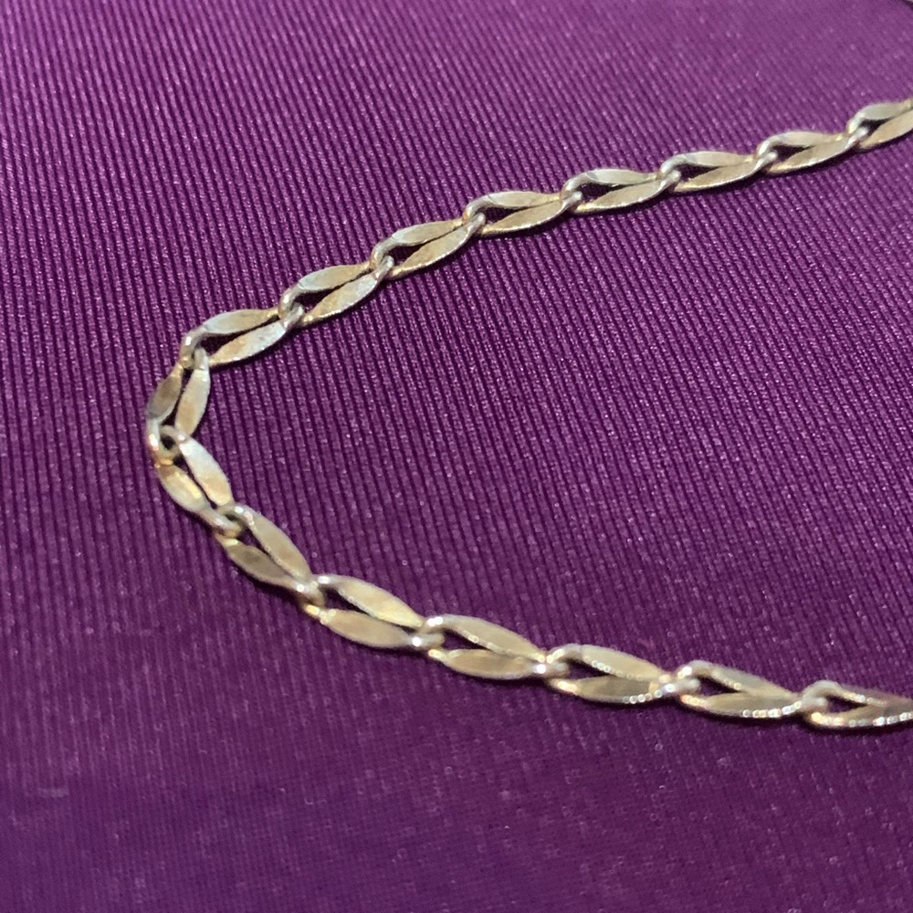 🥶 5/$18 - Dainty Gold Tone Choker - Picture 2 of 4